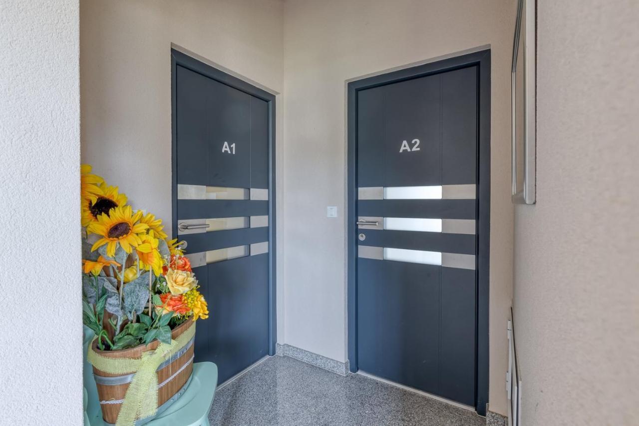 Apartments Covic Antonci  ภายนอก รูปภาพ